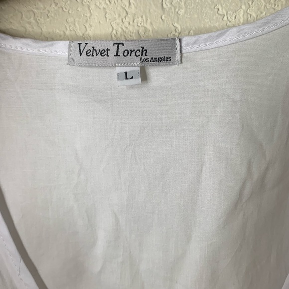 Velvet Torch Cute white dress - Picture 3 of 3